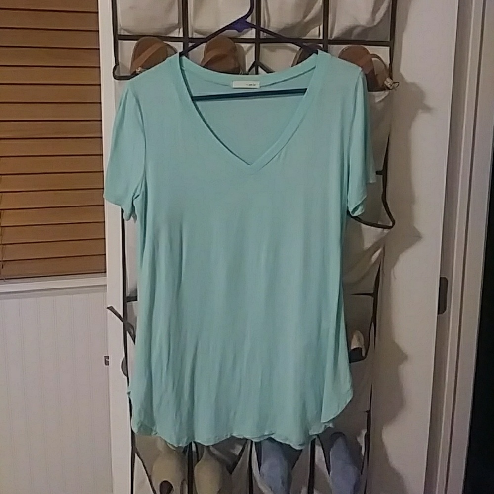 Women's turquoise flowy t-shirt